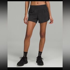 Brand NWOT Lululemon High Rise Hotty Hot Shorts 4” Size 10